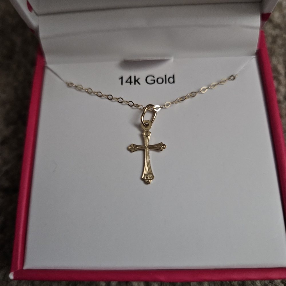 14k Gold Cross Pendant Girls Necklace NEW IN BOX